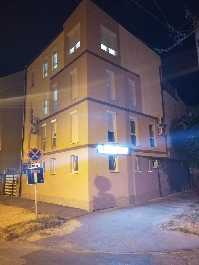 Édes Álom Guesthouse Szeged Exterior foto
