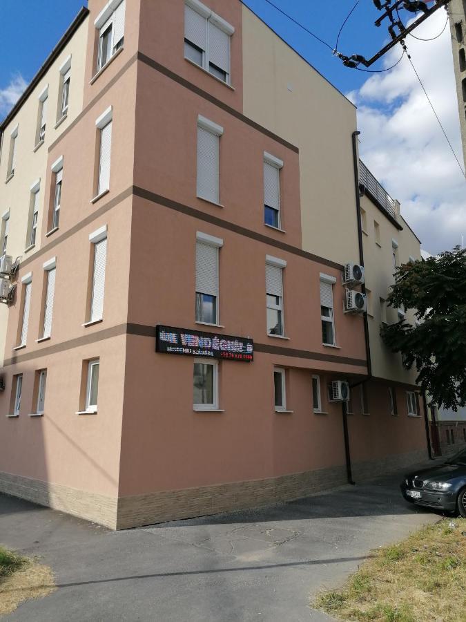 Édes Álom Guesthouse Szeged Exterior foto